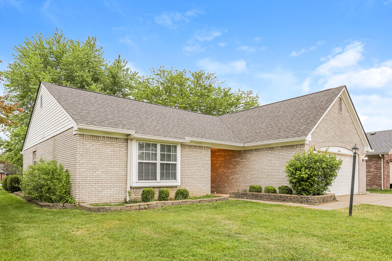 1,985/Mo, 6404 Amarillo Way Indianapolis, IN 46237 Front View