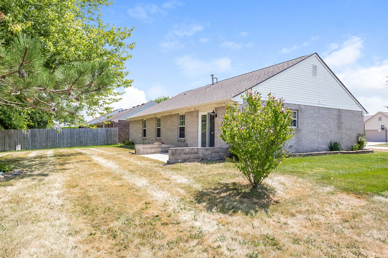 2,470/Mo, 6404 Amarillo Way Indianapolis, IN 46237 Front View 2