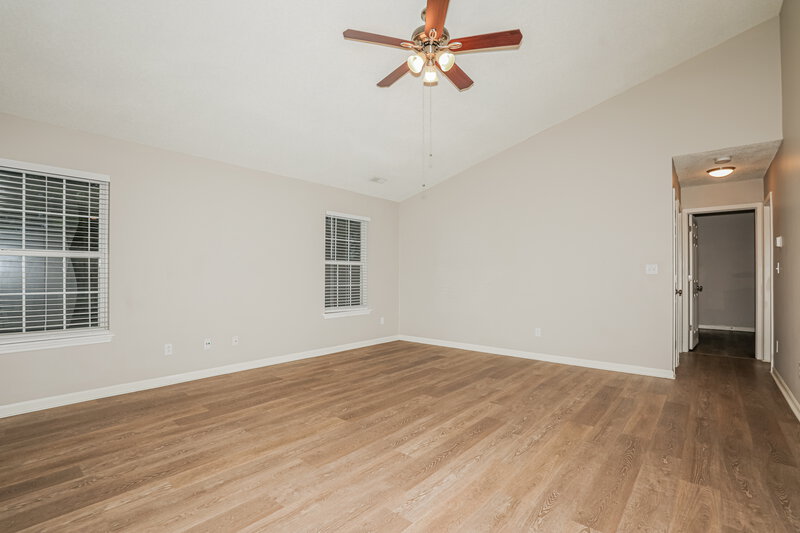 1,985/Mo, 6404 Amarillo Way Indianapolis, IN 46237 Living Room View