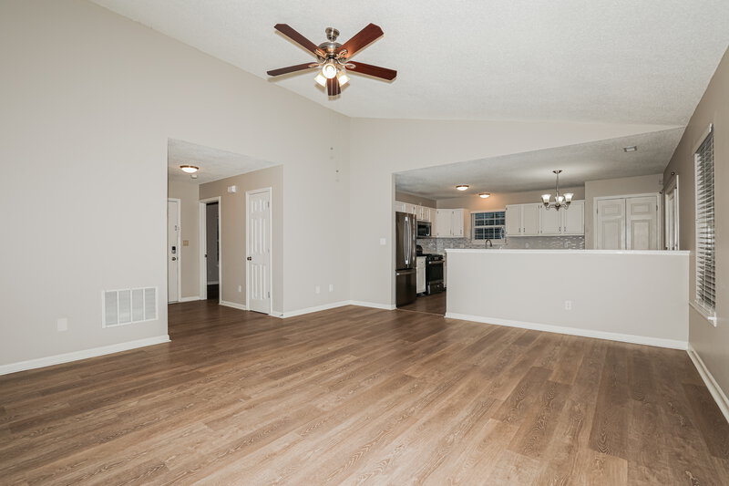 1,985/Mo, 6404 Amarillo Way Indianapolis, IN 46237 Living Room View 3