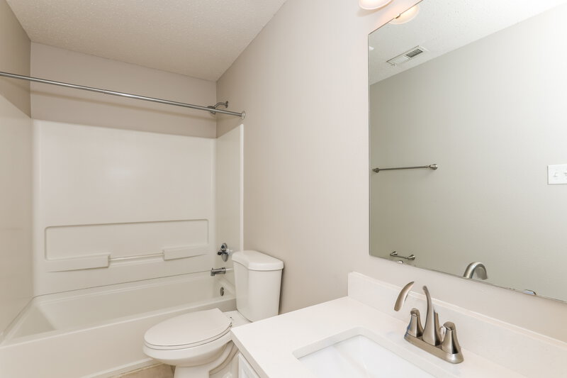 1,935/Mo, 8117 Retreat Ln Indianapolis, IN 46259 Bathroom View