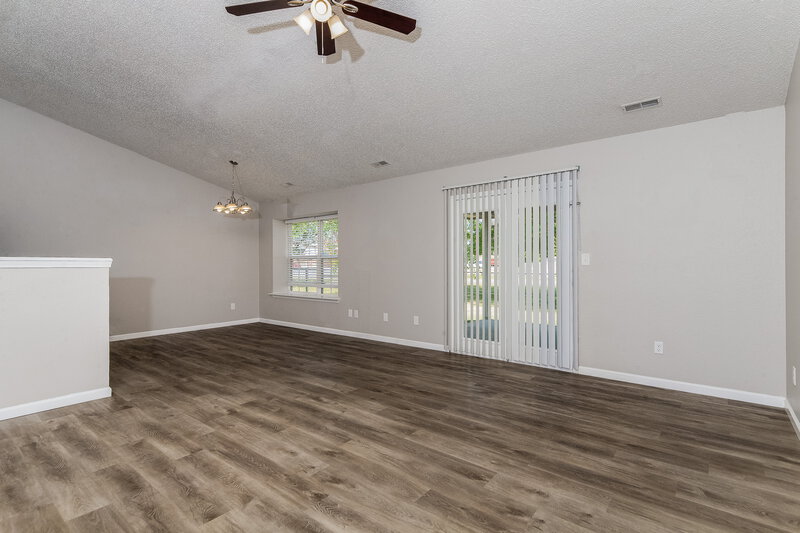 1,840/Mo, 8043 Southern Trails Pl Indianapolis, IN 46237 Living Room View 2