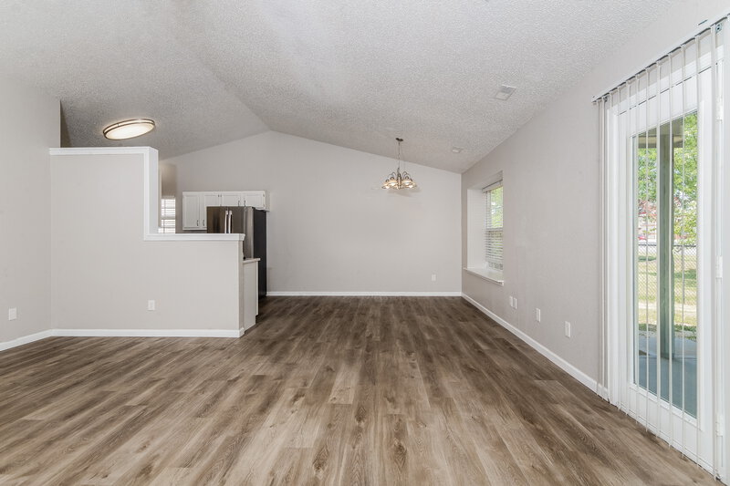 1,840/Mo, 8043 Southern Trails Pl Indianapolis, IN 46237 Living Room View 3