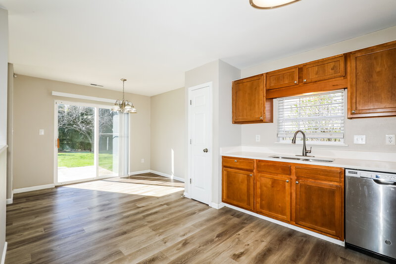 2,165/Mo, 302 Brookview Dr Brownsburg, IN 46112 Dining Room View