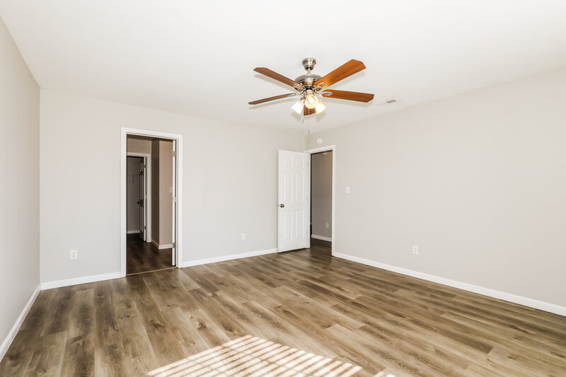 2,165/Mo, 302 Brookview Dr Brownsburg, IN 46112 Main Bedroom View 2