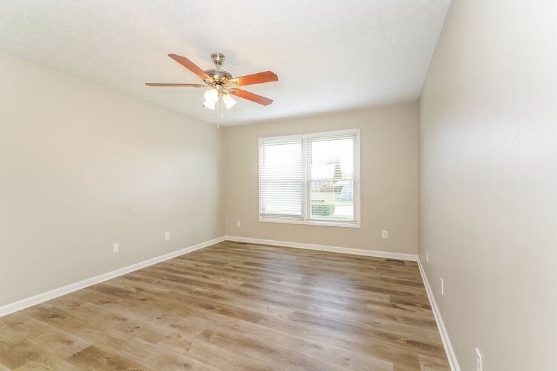 2,010/Mo, 3124 Eastpointe Dr Franklin, IN 46131 Main Bedroom View