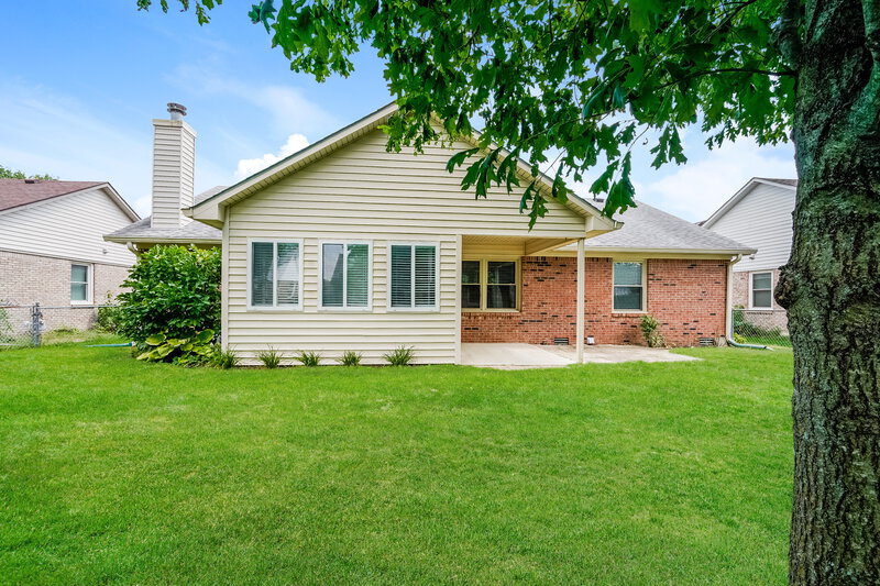 2,010/Mo, 3124 Eastpointe Dr Franklin, IN 46131 Rear View