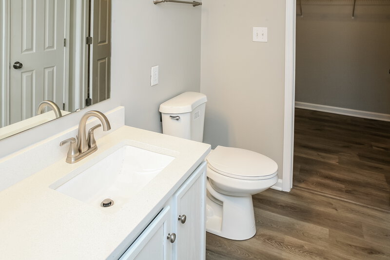1,970/Mo, 3185 Mcintosh Dr Bargersville, IN 46106 Main Bathroom View