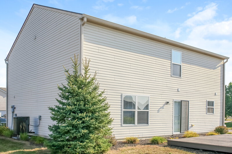 1,970/Mo, 3185 Mcintosh Dr Bargersville, IN 46106 Rear View