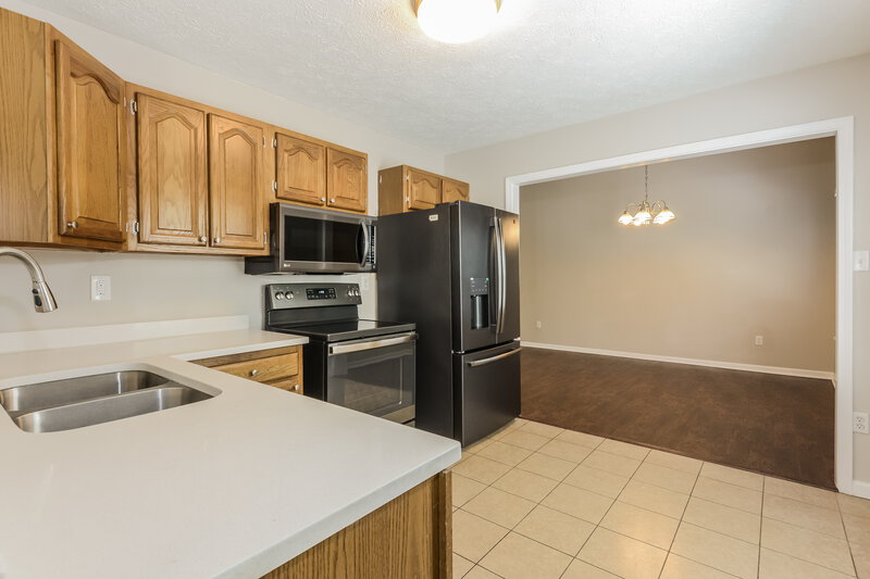 1,785/Mo, 9231 Ratcliff Ct Indianapolis, IN 46234 Kitchen View 2