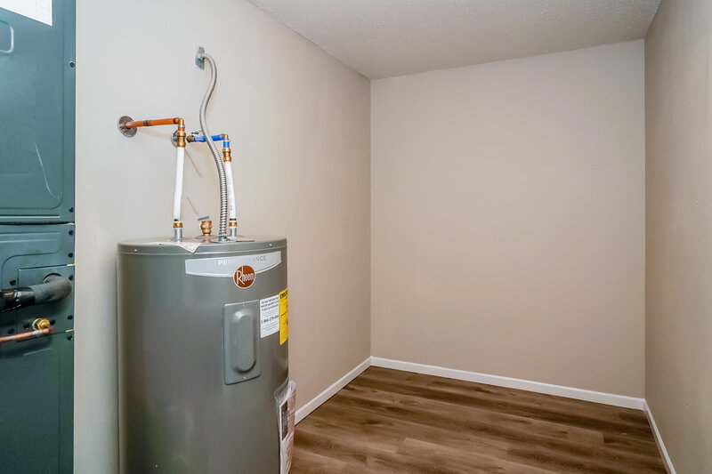 2,190/Mo, 10767 Miller Dr Indianapolis, IN 46231 Misc View 15