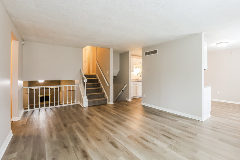 2,125/Mo, 804 Moss Oak Ct Indianapolis, IN 46217 Misc View