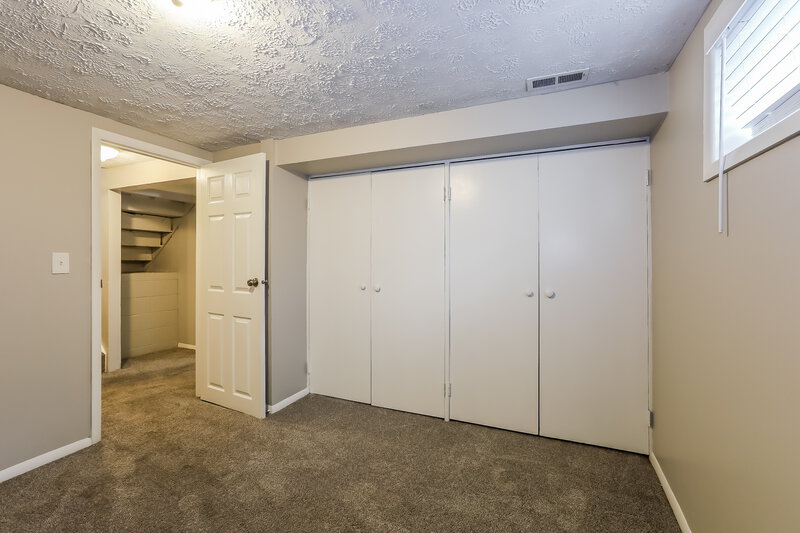 2,125/Mo, 804 Moss Oak Ct Indianapolis, IN 46217 Misc View 4