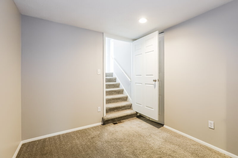 2,125/Mo, 804 Moss Oak Ct Indianapolis, IN 46217 Misc View 5