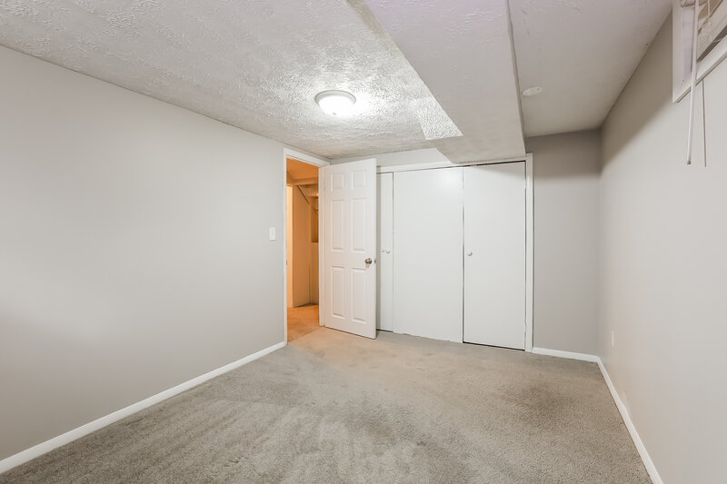 2,125/Mo, 804 Moss Oak Ct Indianapolis, IN 46217 Misc View 8