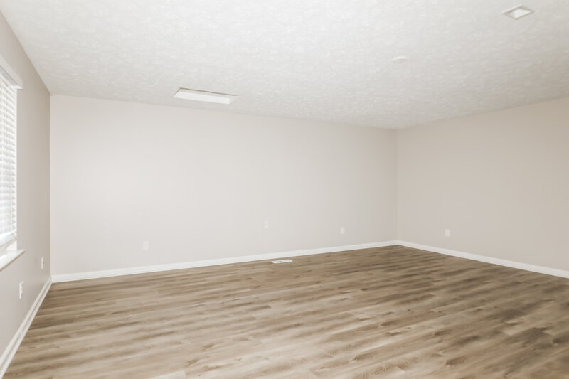 2,100/Mo, 476 Southern Pines Dr Whiteland, IN 46184 Loft View