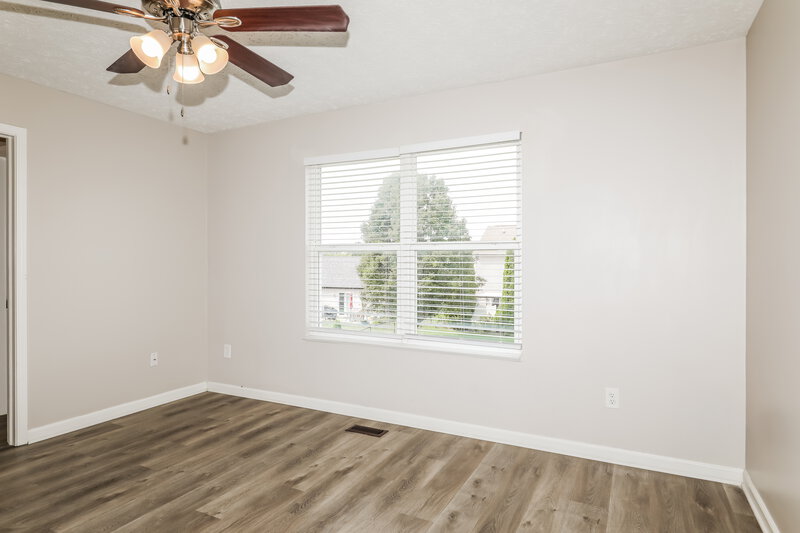 2,100/Mo, 476 Southern Pines Dr Whiteland, IN 46184 Main Bedroom View 2