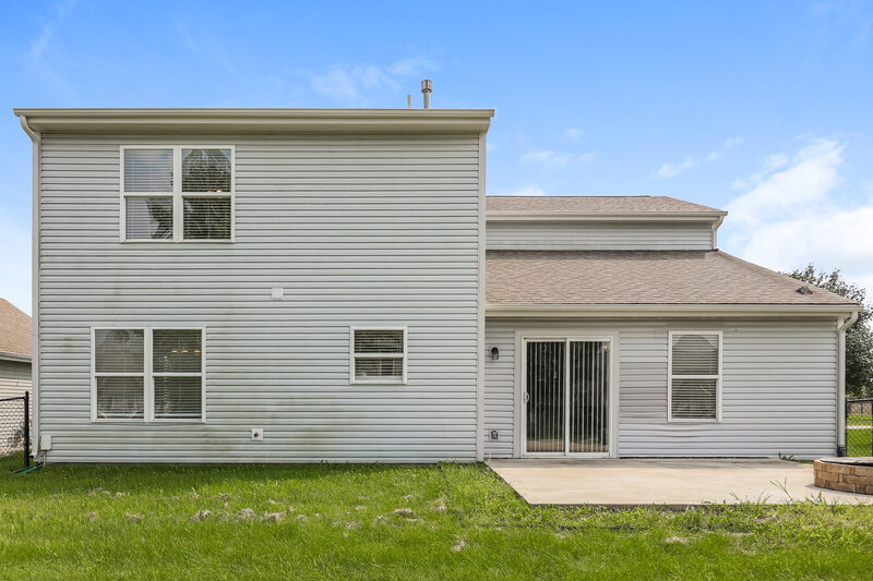 2,100/Mo, 476 Southern Pines Dr Whiteland, IN 46184 Rear View