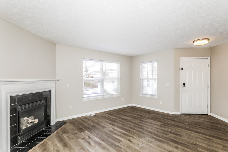 2,350/Mo, 8078 Carina Dr Indianapolis, IN 46268 Living Room View