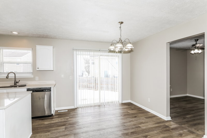 2,350/Mo, 8078 Carina Dr Indianapolis, IN 46268 Dining Room View 2