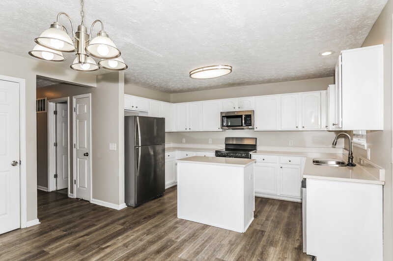 2,350/Mo, 8078 Carina Dr Indianapolis, IN 46268 Kitchen View