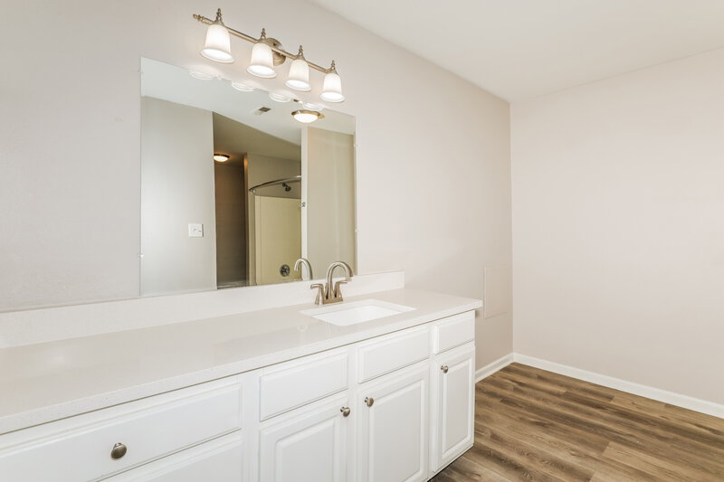 2,305/Mo, 12951 Brookhaven Dr Fishers, IN 46037 Main Bathroom View