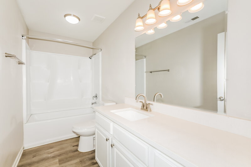 2,305/Mo, 12951 Brookhaven Dr Fishers, IN 46037 Main Bathroom View 2