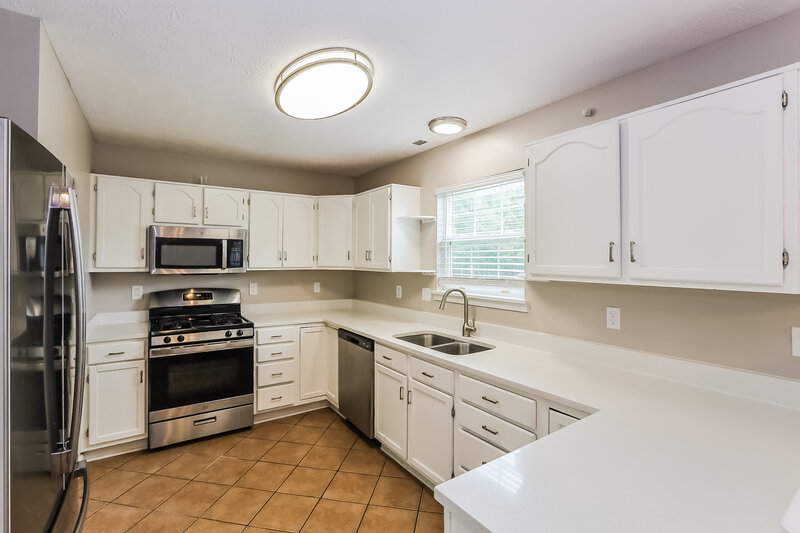 2,045/Mo, 12030 Bearsdale Dr Indianapolis, IN 46235 Kitchen View