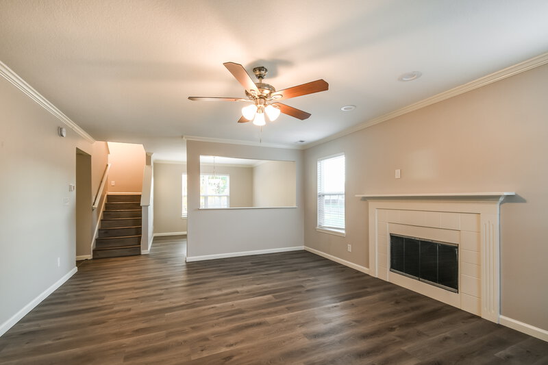 2,150/Mo, 9915 Glenburr Ct Fishers, IN 46038 Living Room View