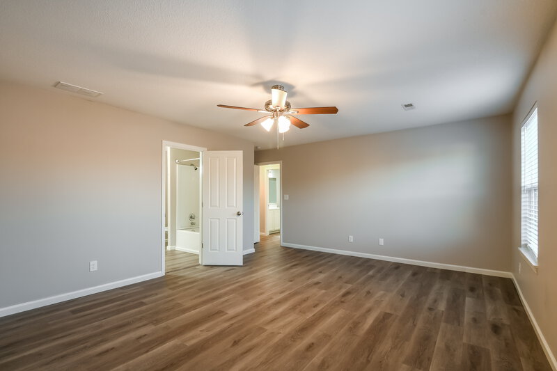 2,150/Mo, 9915 Glenburr Ct Fishers, IN 46038 Main Bedroom View 2