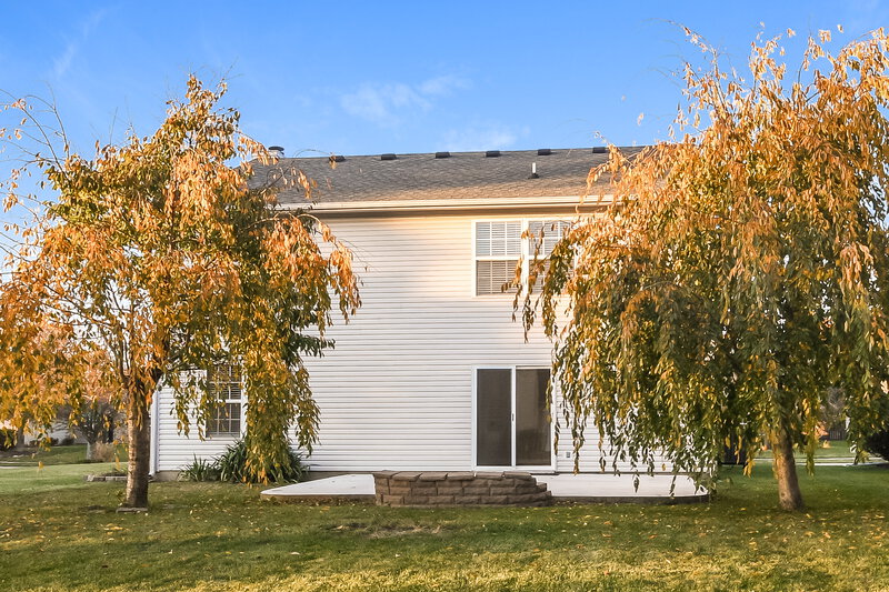 2,150/Mo, 9915 Glenburr Ct Fishers, IN 46038 Rear View 2