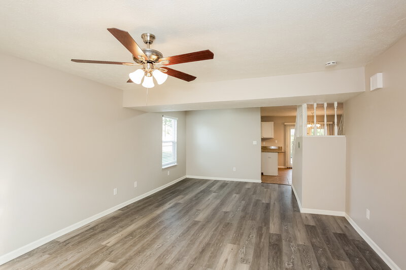 1,770/Mo, 6726 Sparrowood Dr Indianapolis, IN 46236 Family Room View