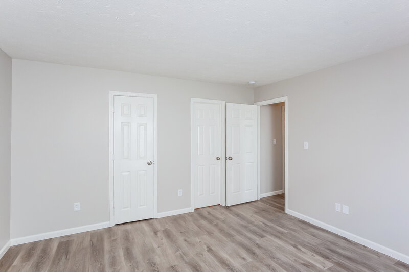 1,990/Mo, 11541 Glenn Abbey Ln Indianapolis, IN 46235 Main Bedroom View 2