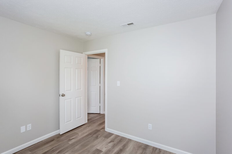 1,990/Mo, 11541 Glenn Abbey Ln Indianapolis, IN 46235 Bedroom View 2