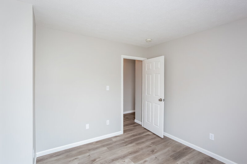 1,990/Mo, 11541 Glenn Abbey Ln Indianapolis, IN 46235 Bedroom View 4