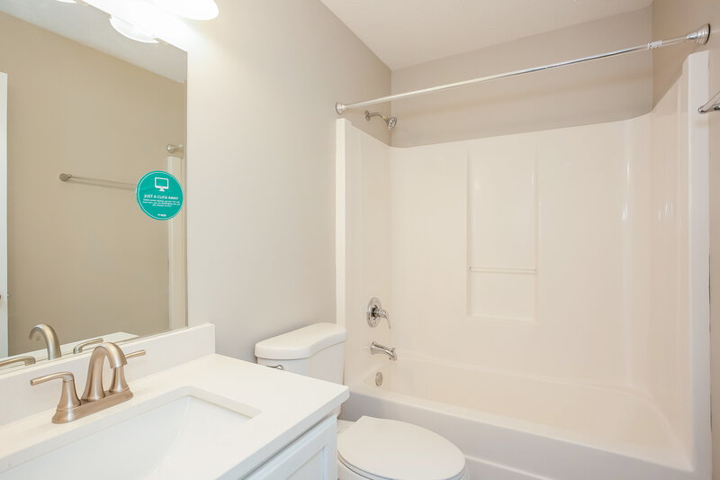 1,990/Mo, 11541 Glenn Abbey Ln Indianapolis, IN 46235 Bathroom View