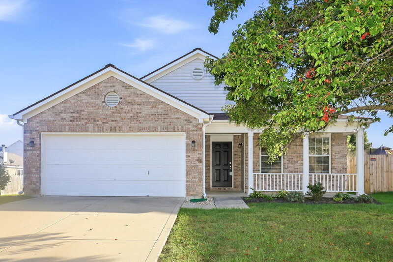1,965/Mo, 823 Pine Lake Dr Greenwood, IN 46143 External View