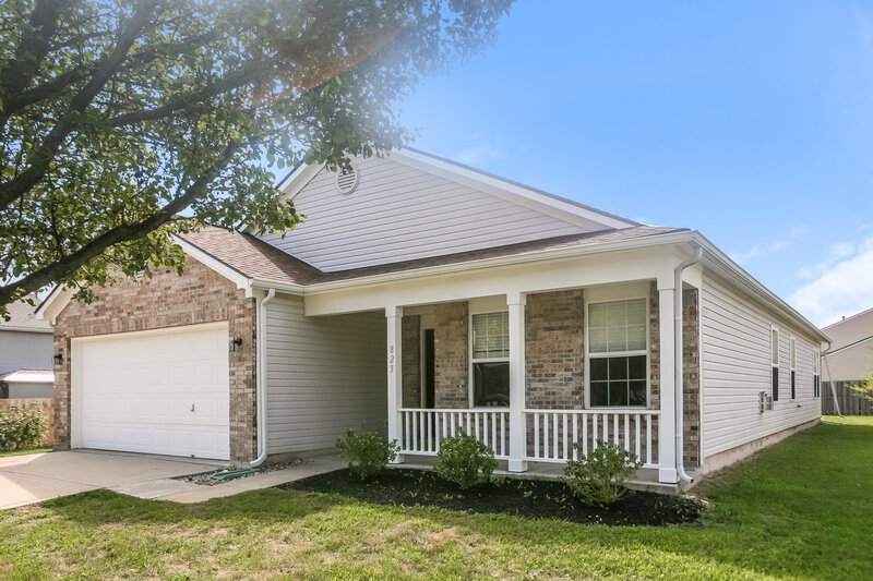 2,020/Mo, 823 Pine Lake Dr Greenwood, IN 46143 Front View