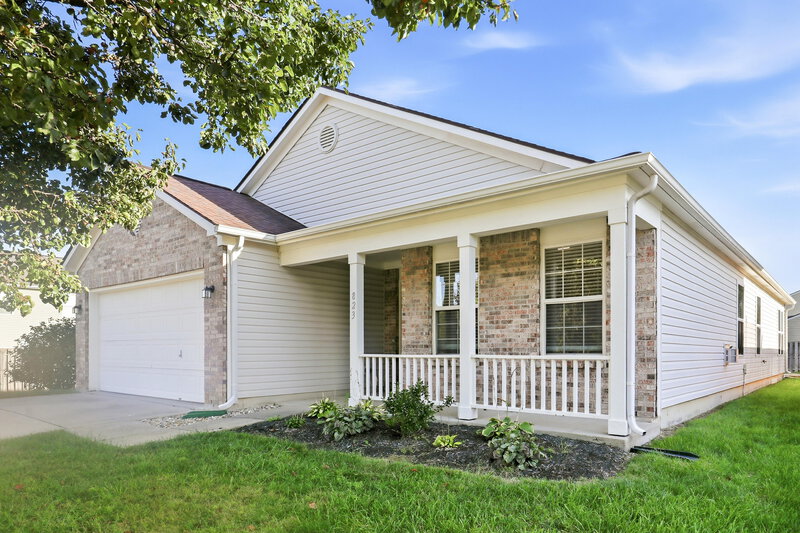 1,965/Mo, 823 Pine Lake Dr Greenwood, IN 46143 Front View