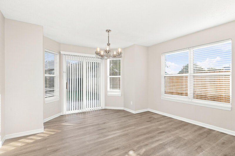 1,965/Mo, 823 Pine Lake Dr Greenwood, IN 46143 Dining Room View 2