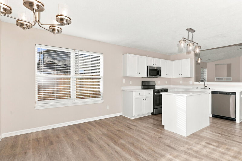1,965/Mo, 823 Pine Lake Dr Greenwood, IN 46143 Kitchen View 3