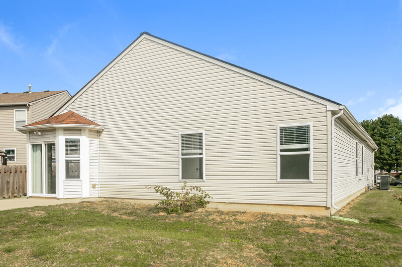 2,020/Mo, 823 Pine Lake Dr Greenwood, IN 46143 Rear View 2