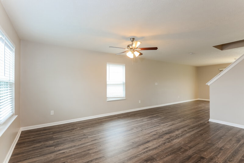 1,930/Mo, 508 Grassy Bend Dr Greenwood, IN 46143 Living Room View