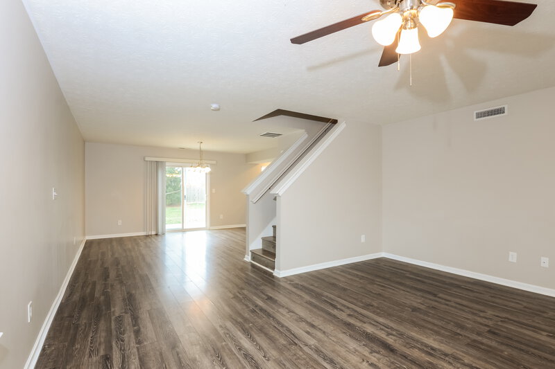 1,930/Mo, 508 Grassy Bend Dr Greenwood, IN 46143 Living Room View 2