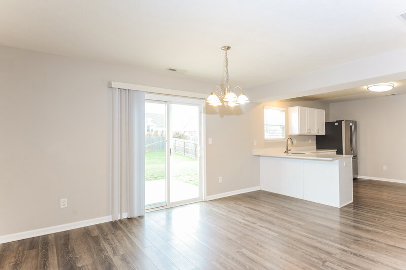 1,930/Mo, 508 Grassy Bend Dr Greenwood, IN 46143 Dining Room View