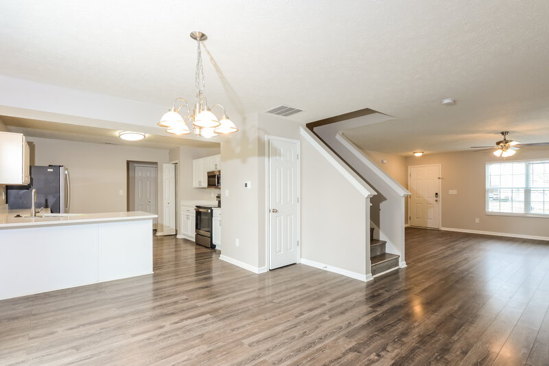 1,930/Mo, 508 Grassy Bend Dr Greenwood, IN 46143 Dining Room View 2