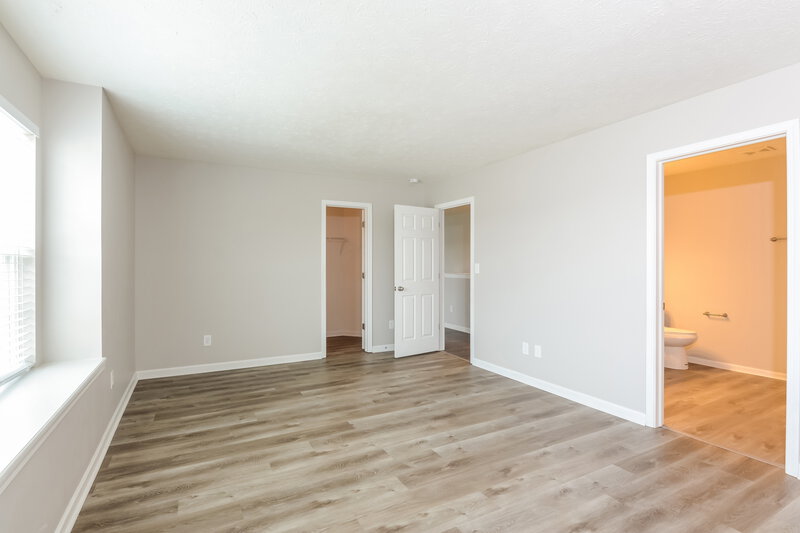 1,930/Mo, 508 Grassy Bend Dr Greenwood, IN 46143 Main Bedroom View