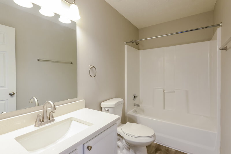 1,930/Mo, 508 Grassy Bend Dr Greenwood, IN 46143 Main Bathroom View 2