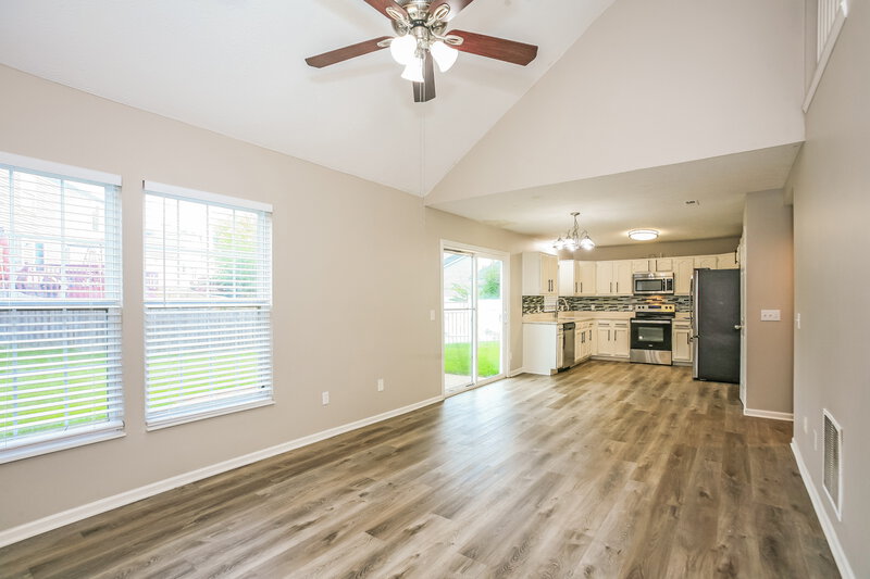 2,070/Mo, 7462 Carnation Ln Indianapolis, IN 46214 Living Room View