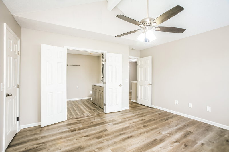 2,070/Mo, 7462 Carnation Ln Indianapolis, IN 46214 Main Bedroom View